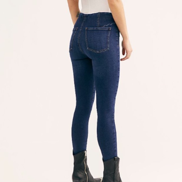 FREE PEOPLE Miles Away High Rise Jeans NWT - Picture 2 of 9